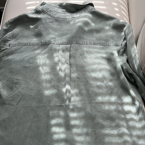 Calvin Klein long sleeve button down - Picture 3 of 4